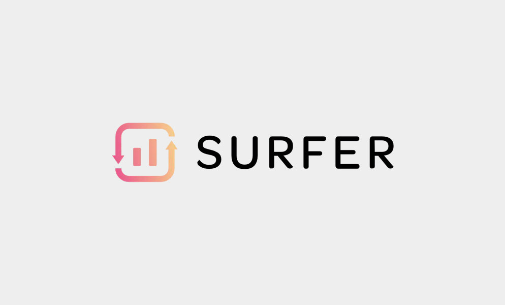 Surfer SEO es una herramienta de optimización de motores de búsqueda (SEO) que utiliza inteligencia artificial y análisis de datos para ayudar a los creadores de contenido a mejorar la visibilidad de sus páginas web Herramienta de IA para SEO